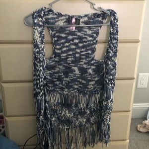 Blue and white top layer piece